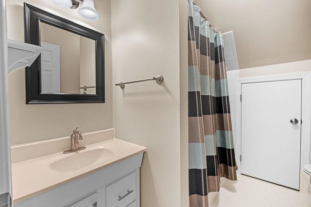 2889 CORDIE LEE LN, Germantown, TN 38138