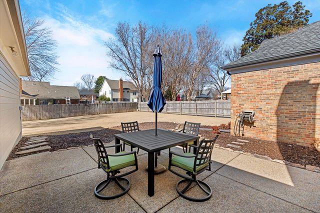 2889 CORDIE LEE LN, Germantown, TN 38138