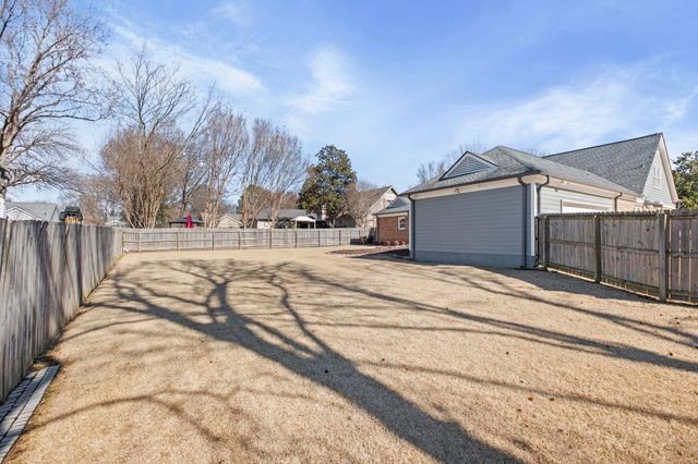 2889 CORDIE LEE LN, Germantown, TN 38138