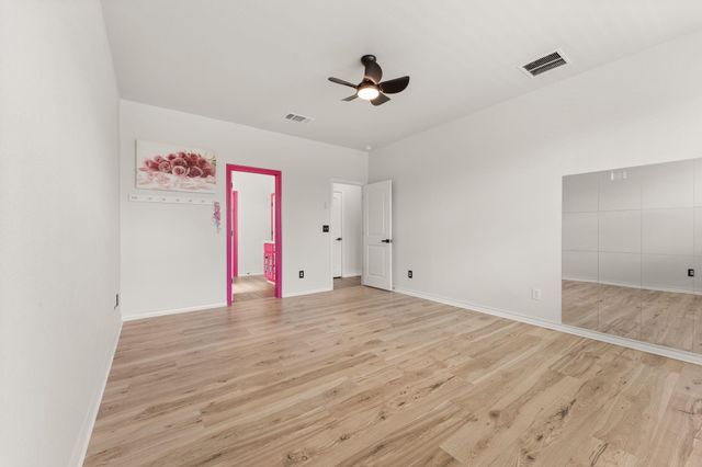 200 Caisson TRL, Liberty Hill, TX 78642