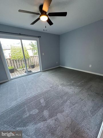 18 HARRINGTON LN, Sicklerville, NJ 08081
