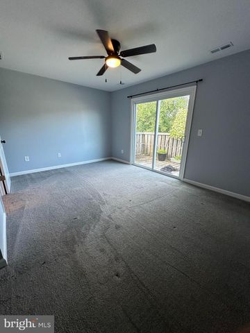 18 HARRINGTON LN, Sicklerville, NJ 08081