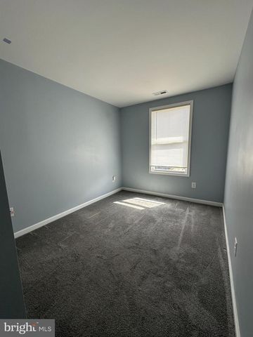 18 HARRINGTON LN, Sicklerville, NJ 08081