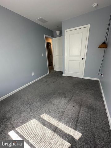 18 HARRINGTON LN, Sicklerville, NJ 08081