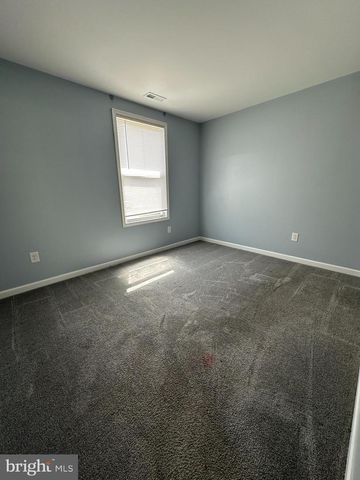 18 HARRINGTON LN, Sicklerville, NJ 08081