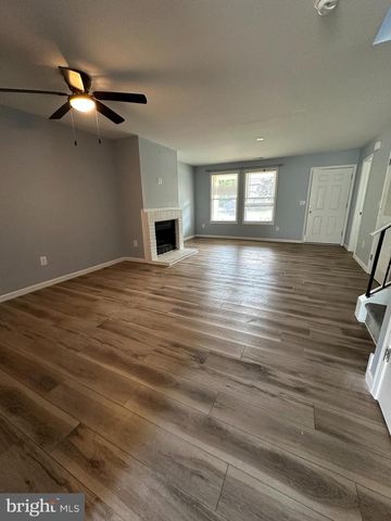 18 HARRINGTON LN, Sicklerville, NJ 08081