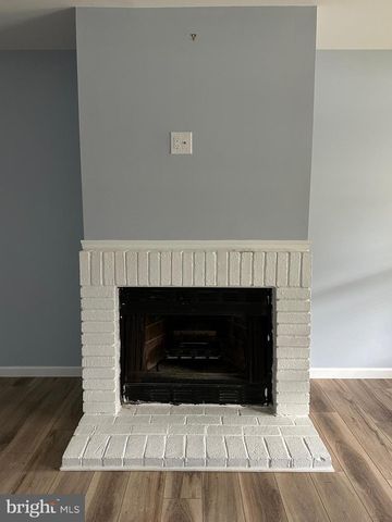 18 HARRINGTON LN, Sicklerville, NJ 08081