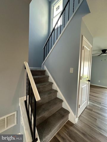 18 HARRINGTON LN, Sicklerville, NJ 08081