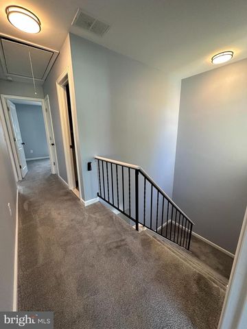 18 HARRINGTON LN, Sicklerville, NJ 08081