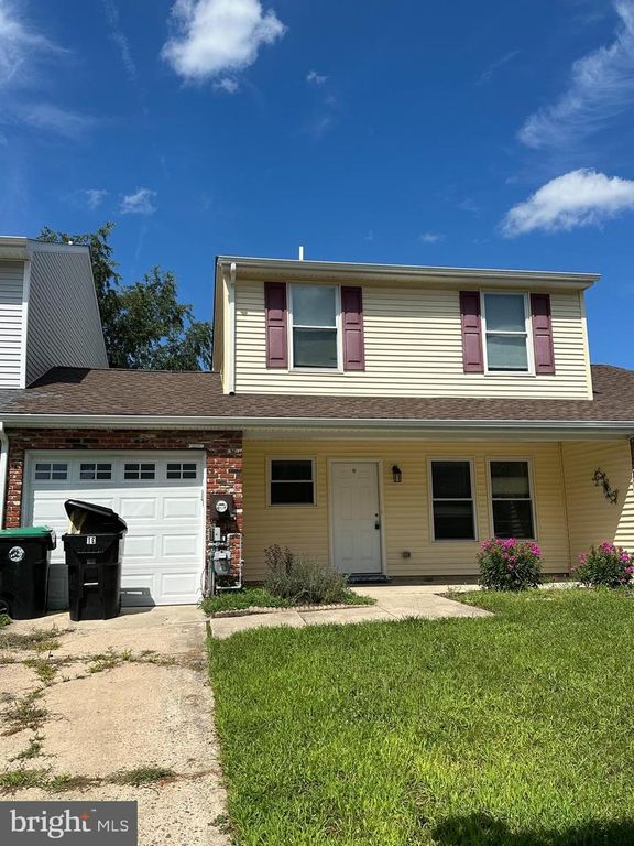 18 HARRINGTON LN, Sicklerville, NJ 08081