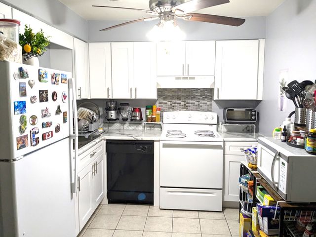 1703 W Mansard Lane 103, Mount Prospect, IL 60056