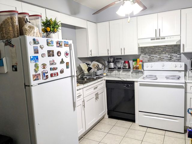 1703 W Mansard Lane 103, Mount Prospect, IL 60056