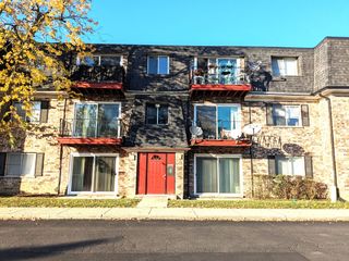 1703 W Mansard Lane 103, Mount Prospect, IL 60056