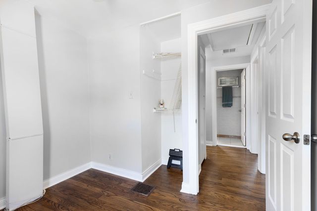 6442 S Lockwood Avenue, Chicago, IL 60638