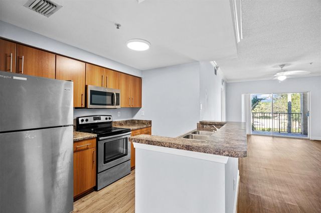 5880 W Sample Road 307, Coral Springs, FL 33067