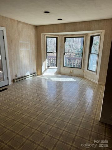 80 Larkspur Lane, Cullowhee, NC 28723