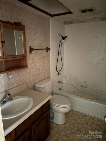 80 Larkspur Lane, Cullowhee, NC 28723