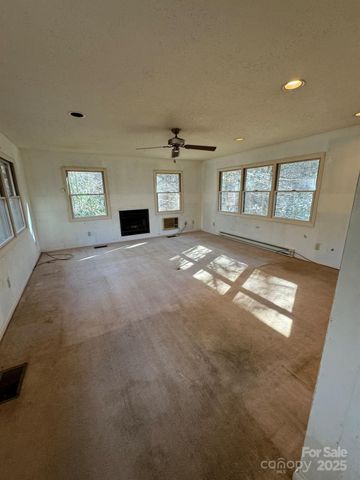 80 Larkspur Lane, Cullowhee, NC 28723