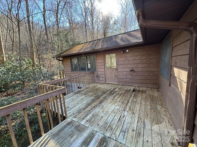 80 Larkspur Lane, Cullowhee, NC 28723