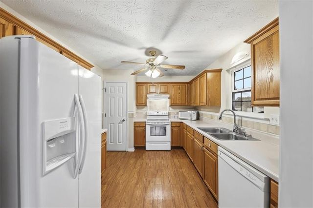 11179 Knotty Pine Place, Hampton, GA 30228