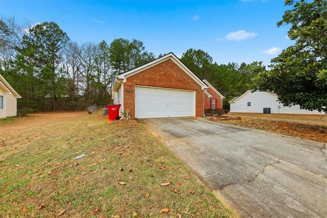 11179 Knotty Pine Place, Hampton, GA 30228