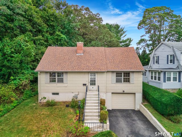 95 Lower Boulevard, New London, CT 06320