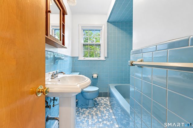 95 Lower Boulevard, New London, CT 06320