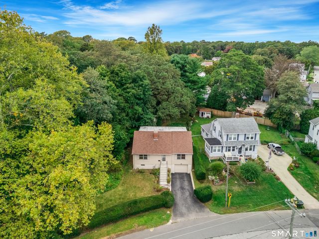 95 Lower Boulevard, New London, CT 06320