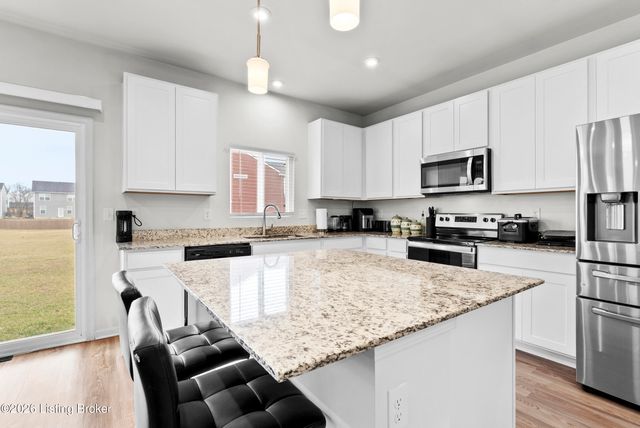 240 Ardmore Crossing Dr, Shelbyville, KY 40065