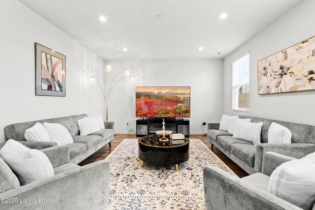 240 Ardmore Crossing Dr, Shelbyville, KY 40065