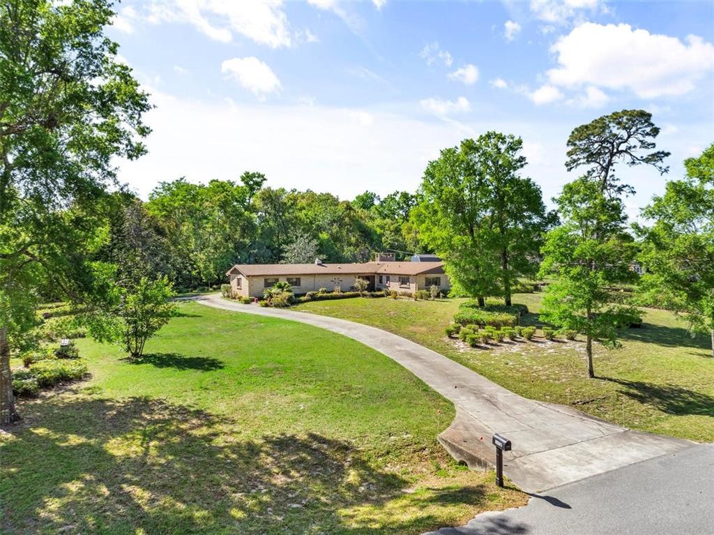 Image 1 of property listing at 3452 N WASHINGTON STREET, Zellwood, FL 32798