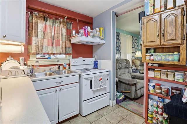 803 S CEDAR Avenue, Independence, MO 64053