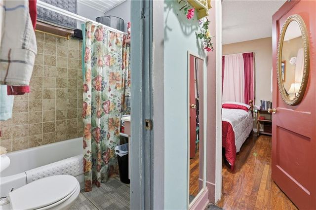 803 S CEDAR Avenue, Independence, MO 64053