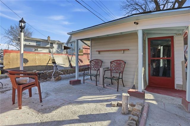 803 S CEDAR Avenue, Independence, MO 64053