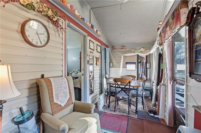 803 S CEDAR Avenue, Independence, MO 64053