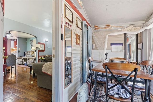 803 S CEDAR Avenue, Independence, MO 64053