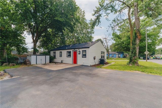 5034 Ottawa Street, Kansas City, KS 66106