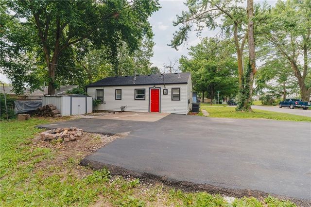 5034 Ottawa Street, Kansas City, KS 66106