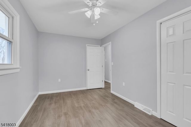 4 Toledo Ct, Hopatcong Boro, NJ 07843