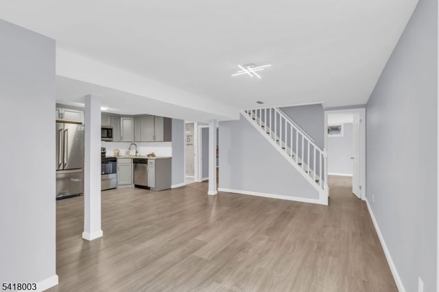 4 Toledo Ct, Hopatcong Boro, NJ 07843