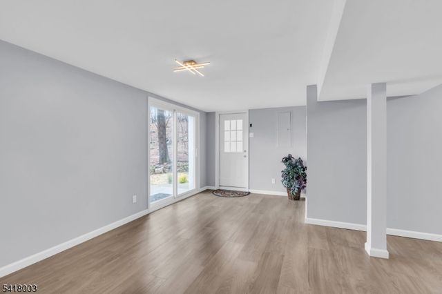 4 Toledo Ct, Hopatcong Boro, NJ 07843