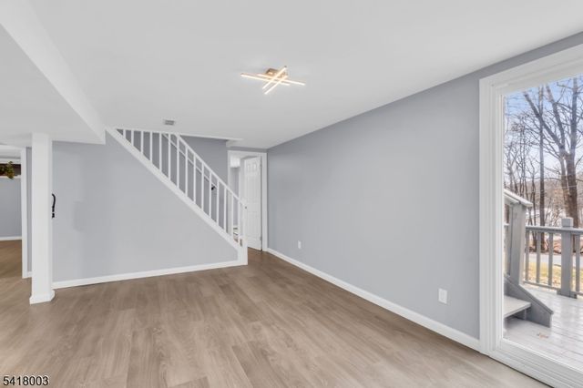 4 Toledo Ct, Hopatcong Boro, NJ 07843