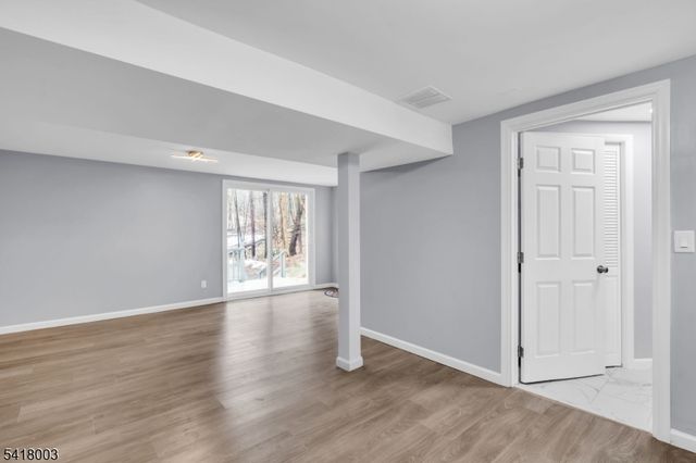 4 Toledo Ct, Hopatcong Boro, NJ 07843