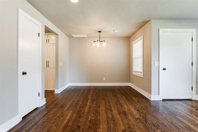 2520 Kings Way, The Village, OK 73120