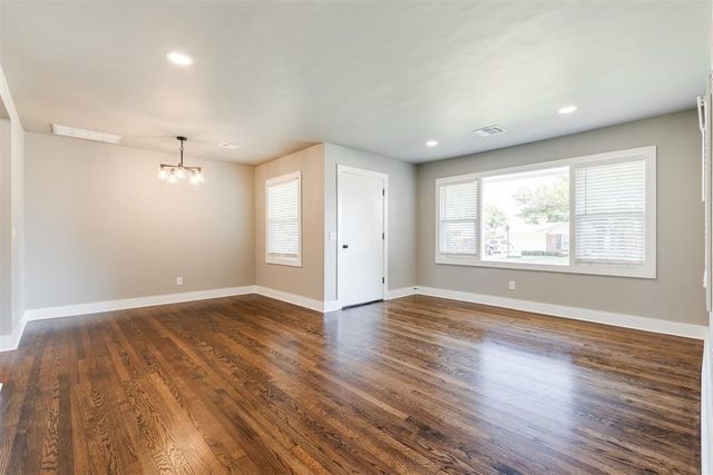 2520 Kings Way, The Village, OK 73120