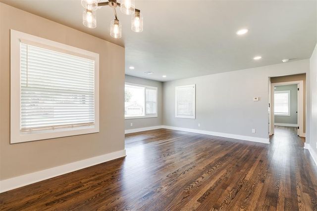 2520 Kings Way, The Village, OK 73120