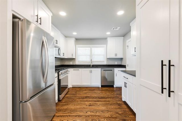2520 Kings Way, The Village, OK 73120