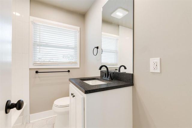 2520 Kings Way, The Village, OK 73120