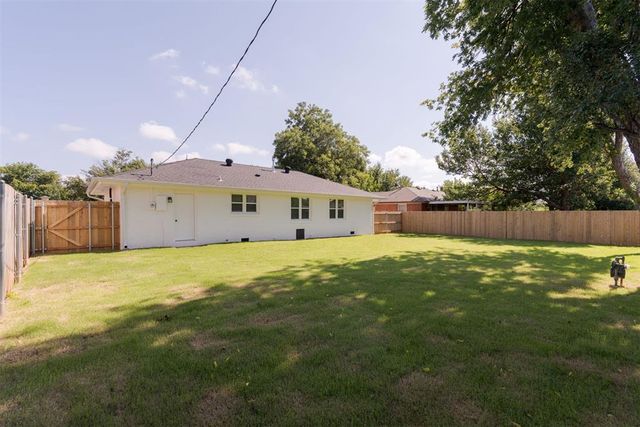 2520 Kings Way, The Village, OK 73120