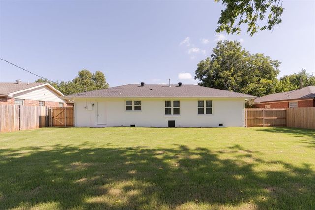 2520 Kings Way, The Village, OK 73120